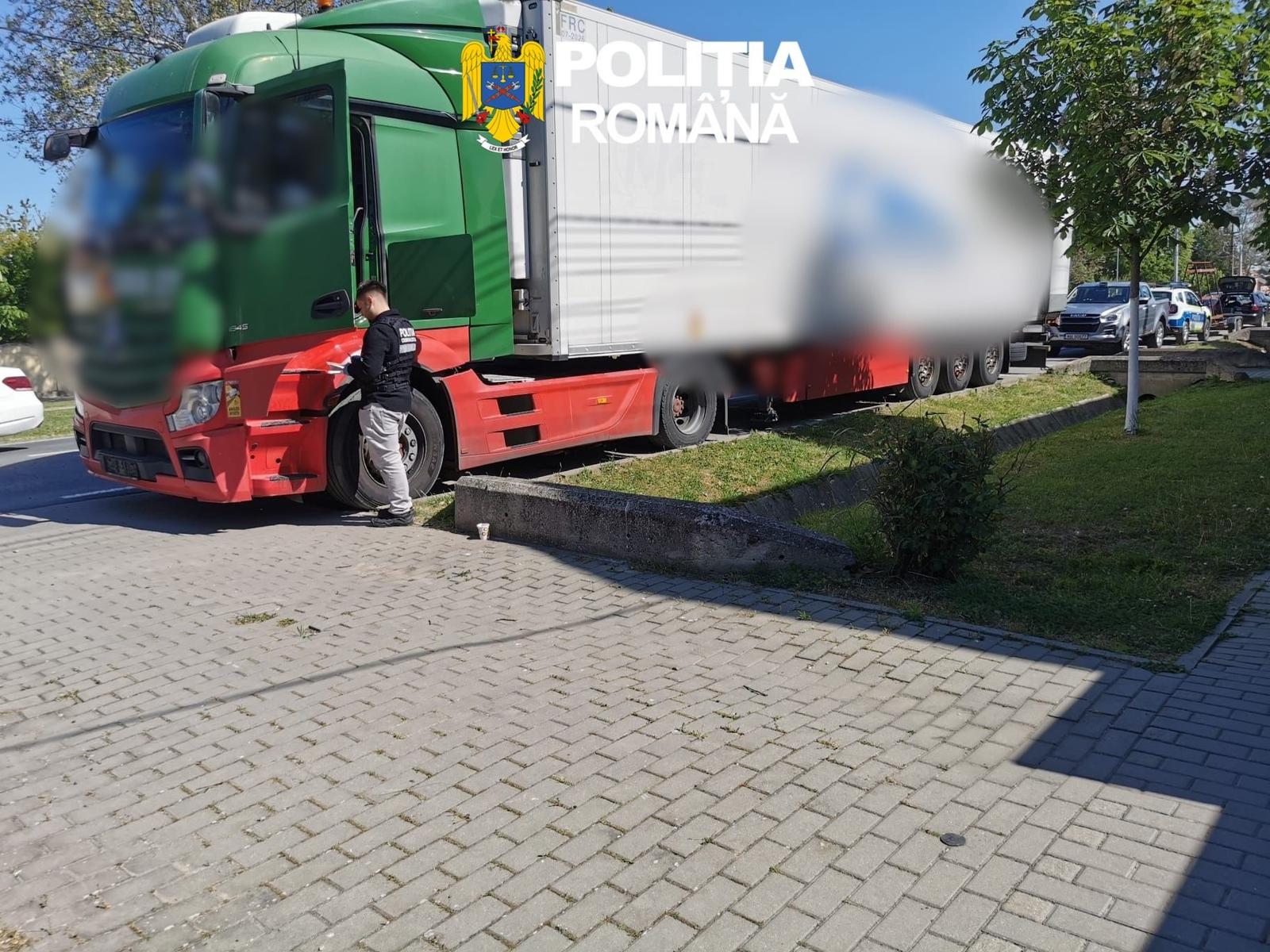 A1 Arad: 7,8 milioane țigarete confiscate de polițiști